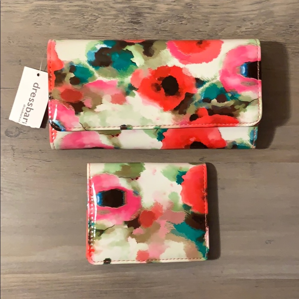 Dress barn Wallet Set